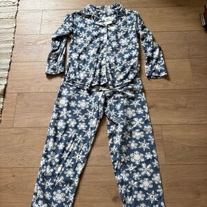 Anne Klein Blue Snowflake Pajama Set